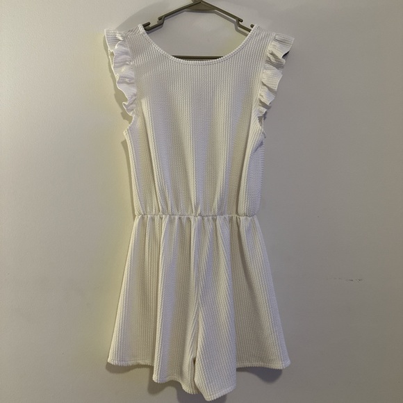 Off-white Ruffled Sleeveless Romper - Picture 2 of 2